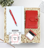 Kişiye Özel Beyaz Defter & Gümüş Renk Detaylı Kırmızı Tükenmez Kalem & Kırmızı Yumuşak Deri Kartlık Cüzdan & Kırmızı El Aynası Hediye Seti