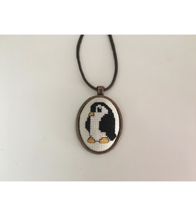 Kadın Erkek Çocuk Penguen İşlemeli Kanaviçe Kolye - Anahtarlık