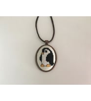 Kadın Erkek Çocuk Penguen İşlemeli Kanaviçe Kolye - Anahtarlık
