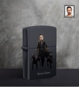 Kişiye Özel Kabadayı Karikatürlü  UV Baskılı Siyah Benzinli Çakmak Bay-5