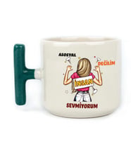 Asosyal Değilim İnsan Sevmiyorum Baskılı Yeşil Kulplu T Kupa