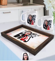 BK Gift Kişiye Özel Kadın Big Boss Karikatürlü Doğal Ahşap Tepsi ve 2’li Kupa Bardak Seti-3