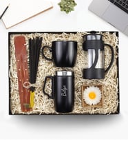 Kişiye Özel 280 ML Kulplu Siyah Çelik Termos & Siyah Mat Kupa & Siyah French Press & Kraft Kutulu Mum & Çubuk Tütsü Hediye Seti