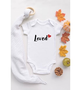 Unisex Ekru Bebek Loved Baskılı Çıtçıtlı Body  %100 Pamuklu Zıbın