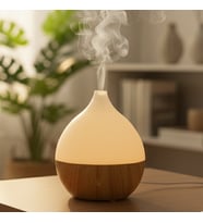 Işıklı Mini Masaüstü Aroma Difüzör – 100 ml Su Kapasiteli Buhar Nemlendirici ve Gece Lambası (11x13 cm) (Karışık)