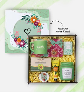 Dekoratif Ahşap Kutu İçerisinde, Yeşil Fincan, Mum,Anahtarlık,Kahve, Güzellik Seti