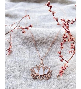 Altın Kaplama Lotus Çiçeği Gümüş Kolye