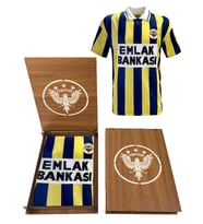 Fenerbahçe Orijinal Retro Çubuklu Forma 95/96 Hediyelik Ahşap Kutulu