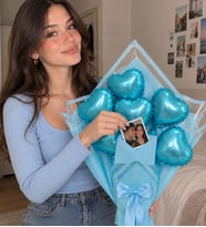 Kişiye Özel Zarflı Fotoğraflı Mavi Kalpli Balon Buketi – Kıza Sevgiliye Arkadaşa Hediye Doğum Günü ve Yıldönümü Hediyesi