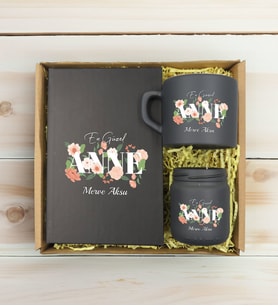 BK Gift Kişiye Özel İsimli DTF Anne Temalı Antrasit Defter & Kahve Fincanı & Mum Hediye Seti-4, Anneye Hediye, Anneler Günü Hediyesi