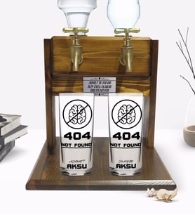 BK Gift Kişiye Özel Renkli Baskılı 404 Not Found Tasarımlı İkili Rakı Bardağı ve Çift Musluklu Doğal Ahşap Rakı Standı-1 (Model 1)