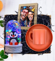 Kişiye Özel Fotoğraflı Hediye Seti Turuncu Kahve Fincanı ve Renkli Led Işıklı Fanus (Model 10)