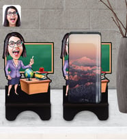 BK Gift Kişiye Özel Kadın Öğretmen Karikatürlü Ahşap Biblo Telefon Standı-1