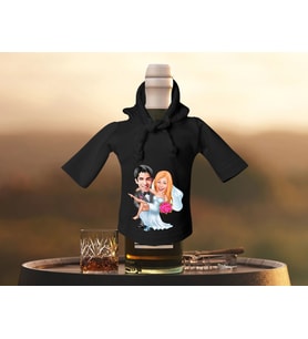 BK Gift Kişiye Özel Sevgililer Karikatürlü Mini Siyah İçki Şişesi Tişörtü , Ev Bar Dekoru, Viski, Şarap, Votka, Rakı Şişesi Tişörtü, Ev Barı-9