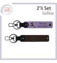 Futbol Temalı Gençlere Uygun Deri Anahtarlık, Yazı Eklenebilir Hediye Seti, Mor Menekşe-Koyu Kahve
