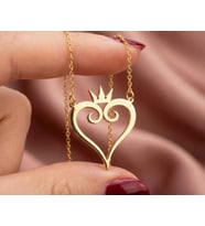 Kişiye Özel Şık Taç Motifli Kalp Kolye 925K Gümüş (Gold)