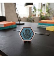 Minimalist Hamsa tasarımlı masaüstü aksesuarı, çalışma masalarınıza zarif bir dokunuş katan estetik obje 10x10 cm, Gök Mavi