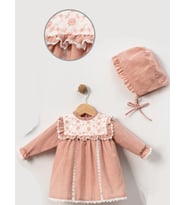 ÇİÇEK İŞLEMELİ ŞAPKALI BEBE KIZ ELBİSE