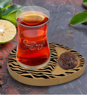 BK Gift Kişiye Özel Modern Art Tasarımlı Doğal Ahşap Tabaklı Heybeli Çay Bardağı Sunum Seti Model 18