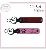 Kedi Sahibi Arkadaşa Uygun Armağan, Kalpli Pati Desenli 2’li Deri Set, İsim Yazılabilir, Bordo-Pembe