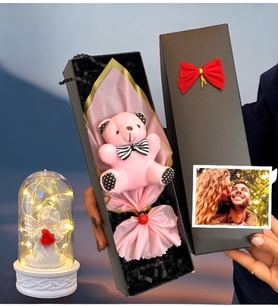 Hediye Kutusunda Size Özel Fotoğraflı Peluş Ayıcık Buketi ve Işıklı Beyaz Melekli Fanus (Model 2)
