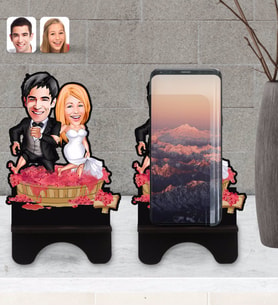 BK Gift Kişiye Özel Evleniyoruz Karikatürlü Ahşap Biblo Telefon Standı-10