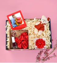 Kişiye Özel Kırmızı Instagram Çerçeve& Lotus Çiçeği Model Kırmzı Renkli Mum& Kırmızı Saten Lastik Toka& Mini Ayıcık Anahtarlık& Kırmızı Oje Hediye Seti