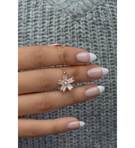 925 Ayar Gümüş Rose Zirkon Taşlı Nergis Çiçeği Kolye
