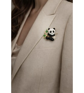 Panda Figürlü Taş Detaylı Metal Broş – Mine İşlemeli Gold Tasarım