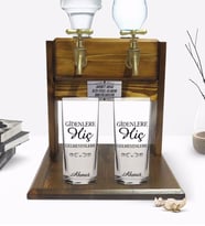 BK Gift Kişiye Özel Renkli Baskılı Gidenlere Hiç Gelmeyenlere Tasarımlı İkili Rakı Bardağı ve Çift Musluklu Doğal Ahşap Rakı Standı-1 (Model 1)