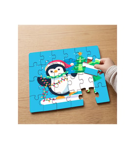 Noel Ağacı Süsleyen Penguen Tasarımlı 24 Parça Ahşap Çocuk Puzzle MPK0529