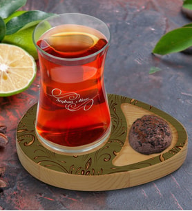 BK Gift Kişiye Özel Retro Motif Tasarımlı Doğal Ahşap Tabaklı Heybeli Çay Bardağı Sunum Seti Model 4