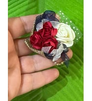 4X4 CM REKLİ ÇİÇELİ BROŞ YAKA İĞNESİ