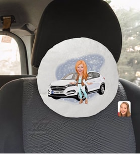 BK Gift Kişiye Özel Plakalı Kadın Hyundai Tucson Karikatürlü Yuvarlak Araç Koltuk Yastığı-1
