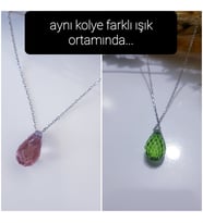 ortam ışığına göre renk değiştiren zultanit taşlı kadın gümüş kolye (Gümüş)