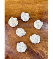 6 ADET KEÇE ÇİÇEK SET DİKİŞ GİYİM ÇANTA SÜSÜ 3X3 CM (Beyaz)