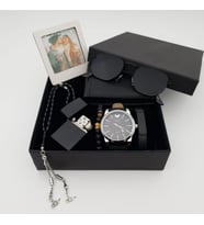 Kişiye Özel Çerçeveli Özel Kutuda Zippo Çakmak&Siyah Metal Kordon Gold Detay Erkek Kol Saati & Güneş Gözlüğü  (SİYAH) &Cüzdan & Siyah Cam Tesbih Hediye Seti