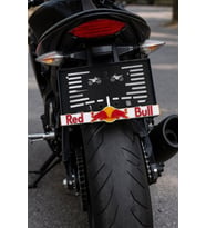 Tüm Motorlara Uyumlu motosiklet plakalığı Redbull tasarımlı Plakalık 1 Adet