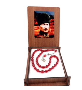 Ahşap Kutulu Atatürk ve Bayrak Temalı Ateş Kehribar Tesbih
