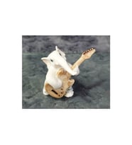 Porselen El Boyaması Gitar Çalan Beyaz Fil