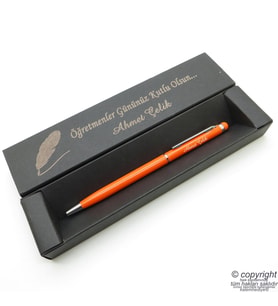 Wings İsme Özel Slim Turuncu Touch Metal Tükenmez Kalem + İsme Özel Kutu (Öğretmenler Günü veya başka bir mesaj) (Karışık)