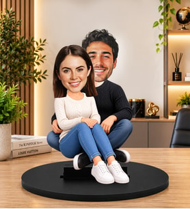 Kişiye Özel Fotoğraflı Oturan Çift Biblosu – Karikatür Tasarımlı Sevgiliye ve Eşe Romantik Hediye