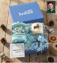 Kişiye Özel Karikatürlü Bordo Mavi Taraftar Hediye Kutusu - Kişiye Özel T Kupa, Atlı Karınca Müzik Kutusu, Peluş Anahtarlık Doğum Günü Hediyesi