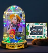 Size Özel Fotoğraflı İsimli Led Işıklı Fanus ve İyi Ki Varsın Hediye Kartı (Model 3)