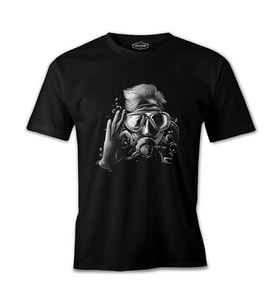 Diver Swimming Underwater Siyah Erkek Tshirt