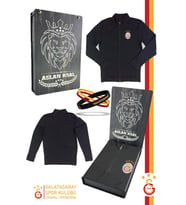 Galatasaray Orijinal Lisanslı Siyah Balıkçı Yaka Sweat Bileklik Set Ahşap Kutulu