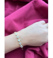 Yonca Altın Rengi Taşlı İnce Bileklik