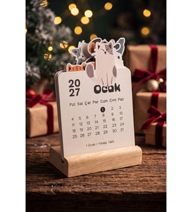 Ahşap Standlı Özel Kesim Kedi Tasarımlı 2027 Masaüstü Takvimi (8,5x12 cm) - Sevimli Yeni Yıl Hediyesi
