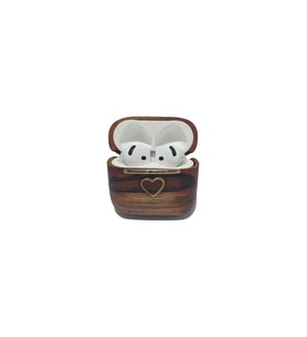 Kişiye Özel Ahşap Airpods 4.Nesil Kalp Desenli Lazer Baskı- Airpods 4.Nesil Kılıf (Açık Ceviz)