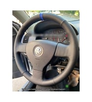 Volkswagen Caddy 2007-2010 Araca Özel Dikmeli Direksiyon Kılıfı (Karbon Nokta Mavi Yüzüklü)